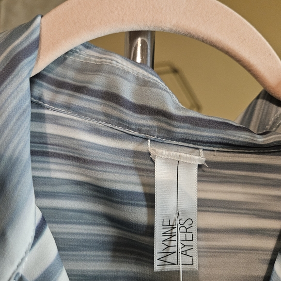 Live Listing: Wynne Layers Blue and White Striped Light Jacket Size M/L - Picture 4 of 6